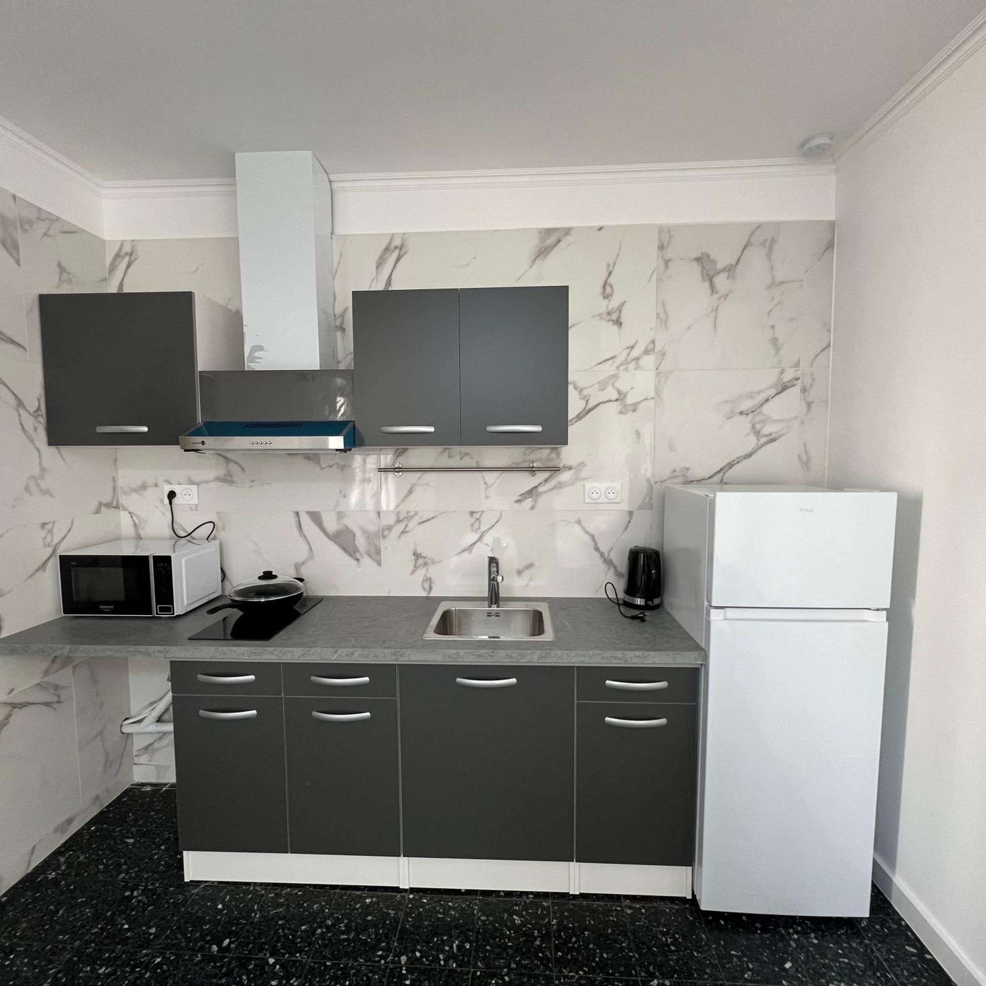 Suite St Charles, Canebiere, Vieux-Port Marseille Exteriör bild