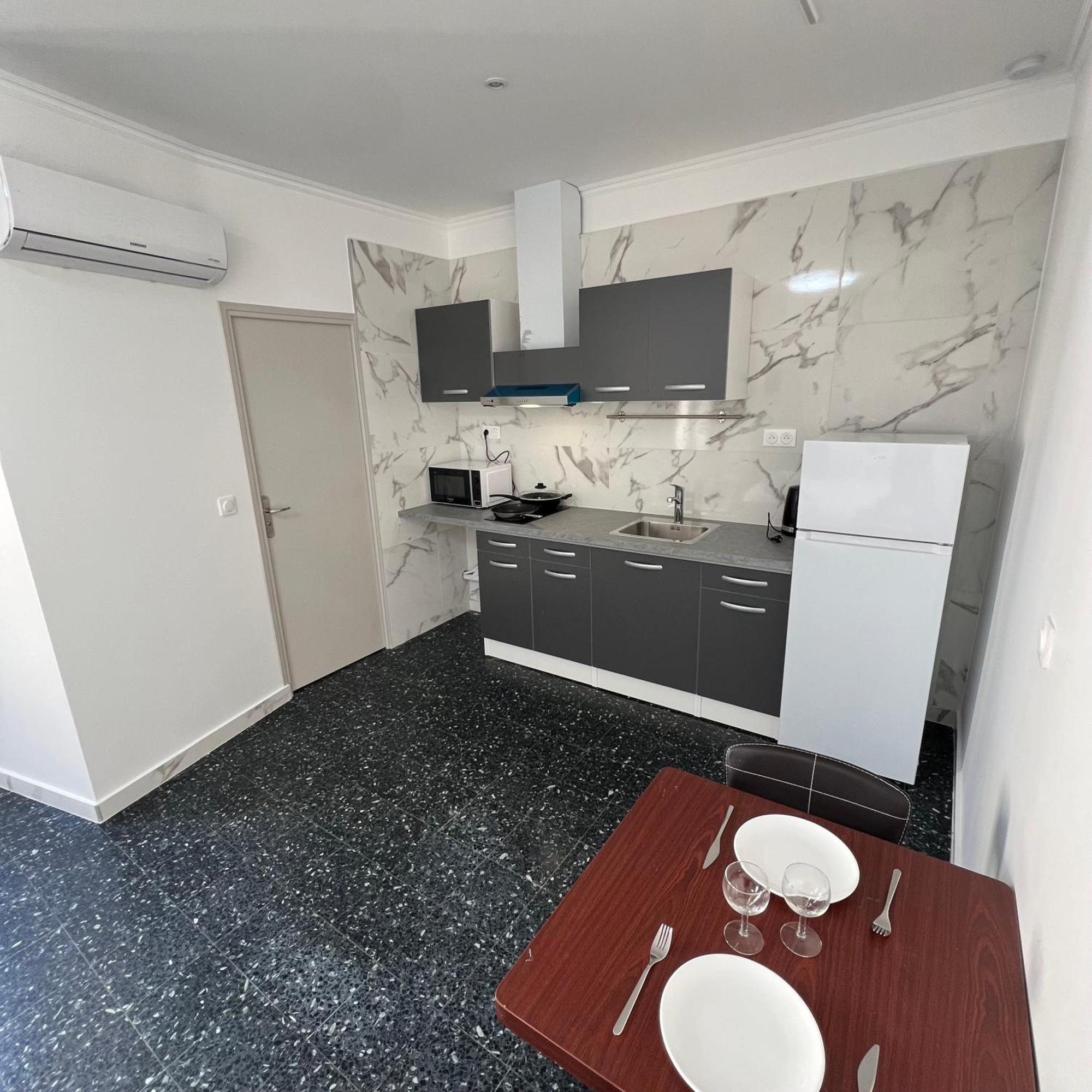 Suite St Charles, Canebiere, Vieux-Port Marseille Exteriör bild